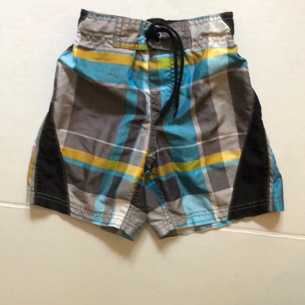 The Children’s Place checkered swim trunks size 4